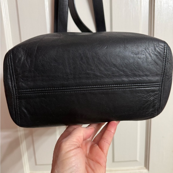 Vintage Black Coach Soft Leather Shoulderbag - Picture 8 of 8